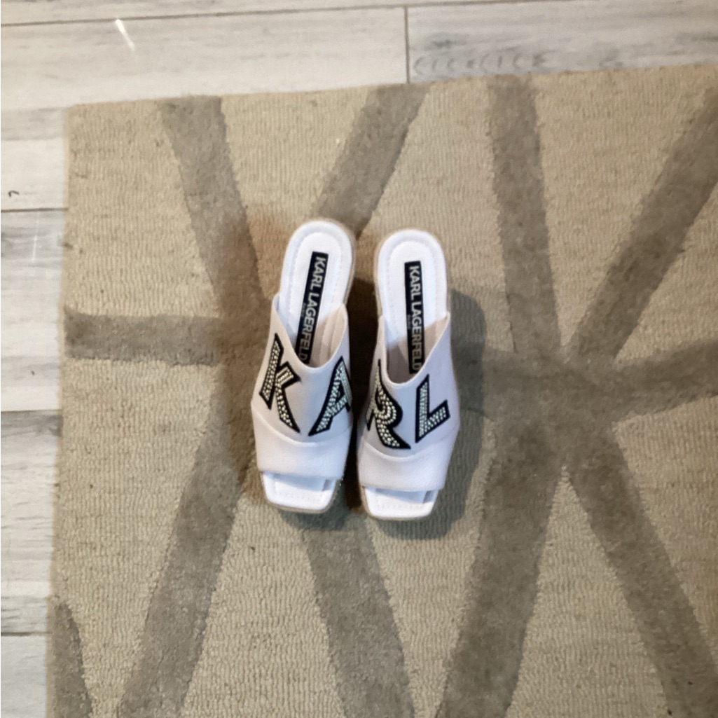 Karl Lagerfeld White And Black Logo Slides